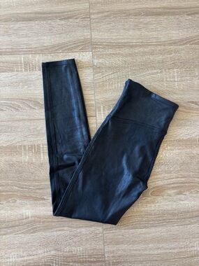 Spanx Faux Leather Leggings size large